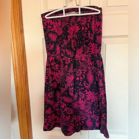 Dress - Picture 5 of 6